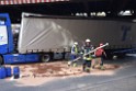 LKW blieb unter Bruecke haengen Koeln Ehrenfeld Innere Kanalstr Hornstr P253